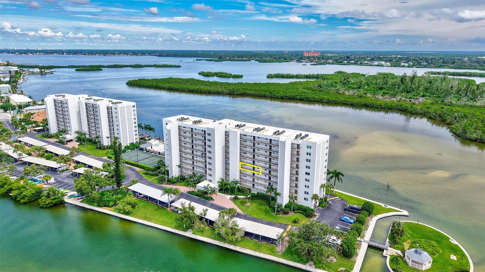 POINTE ON MIDNIGHT PASS - Residential