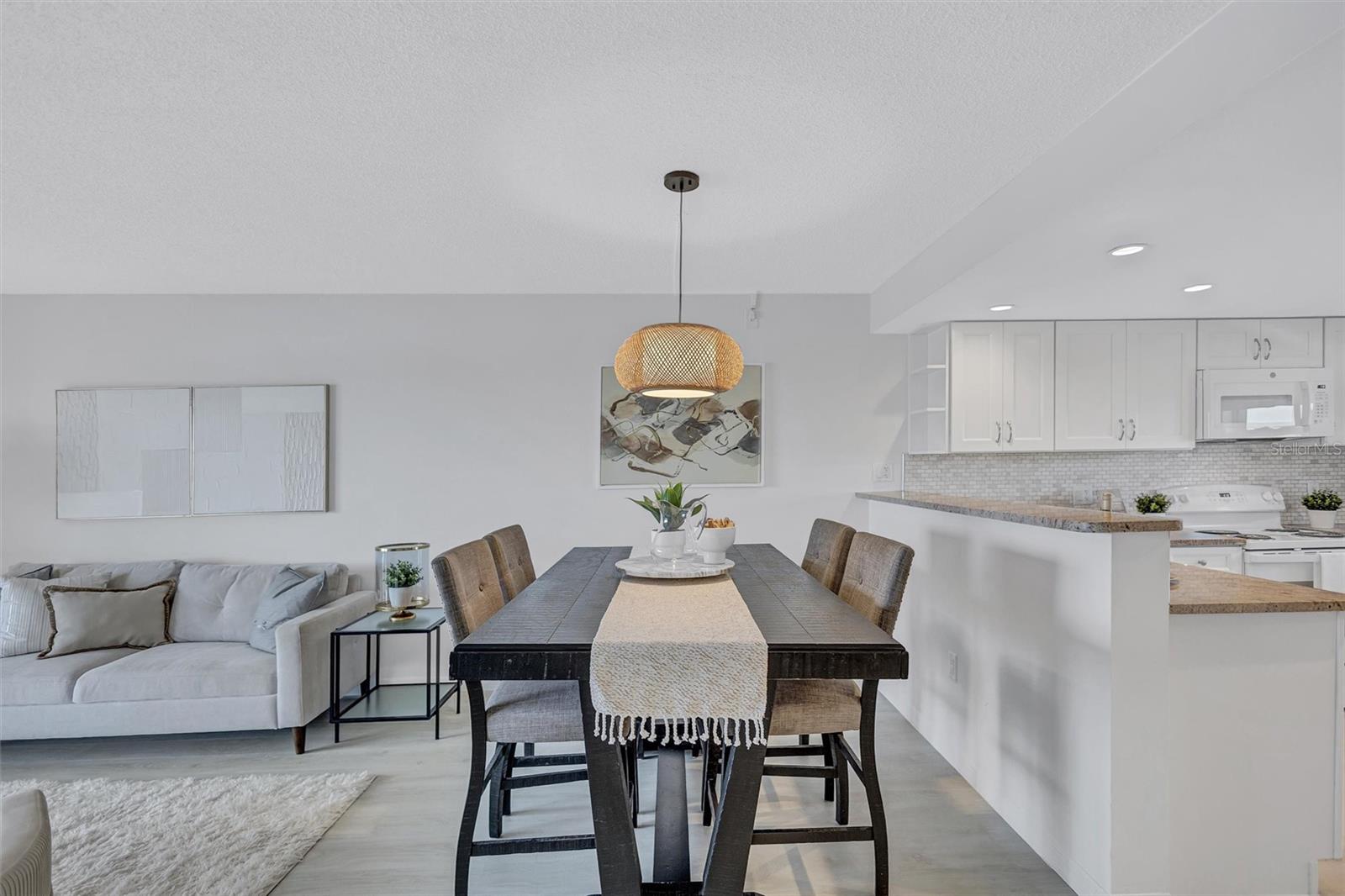 POINTE ON MIDNIGHT PASS - Residential