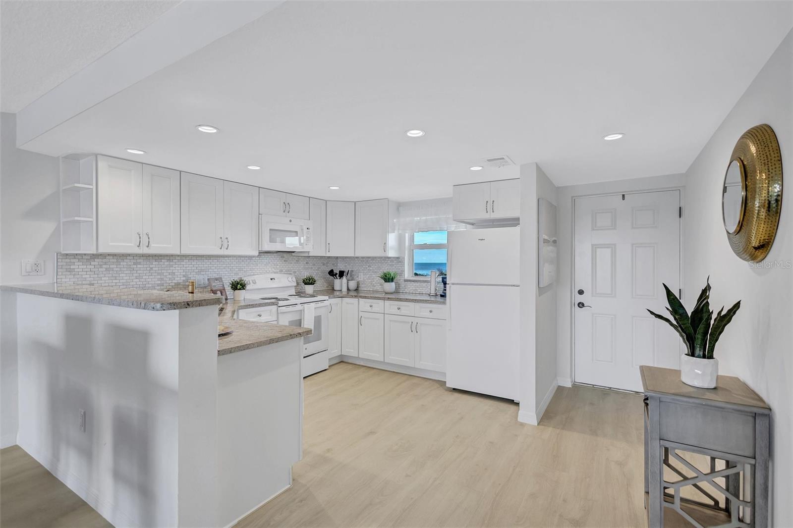 POINTE ON MIDNIGHT PASS - Residential