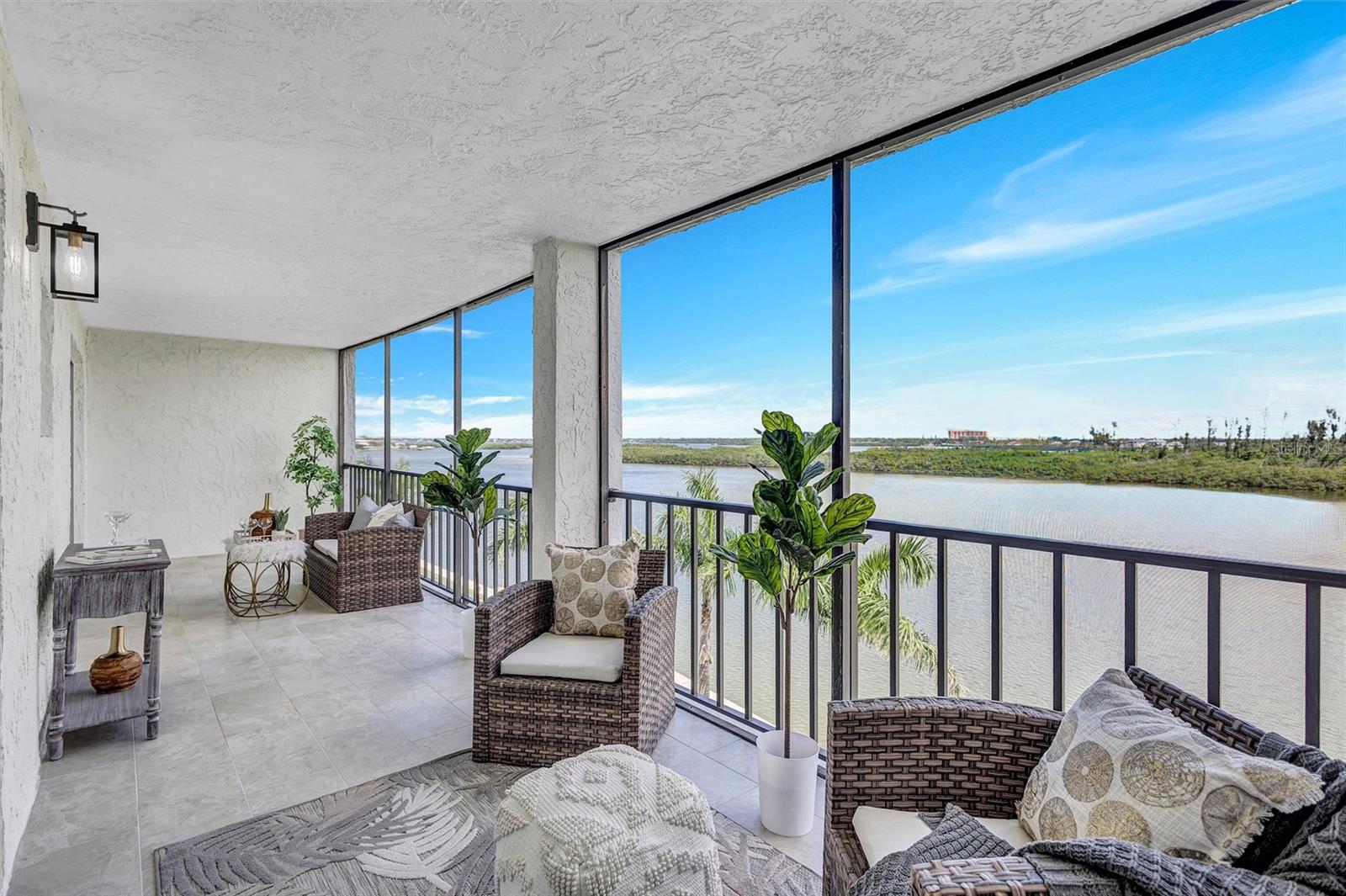 POINTE ON MIDNIGHT PASS - Residential