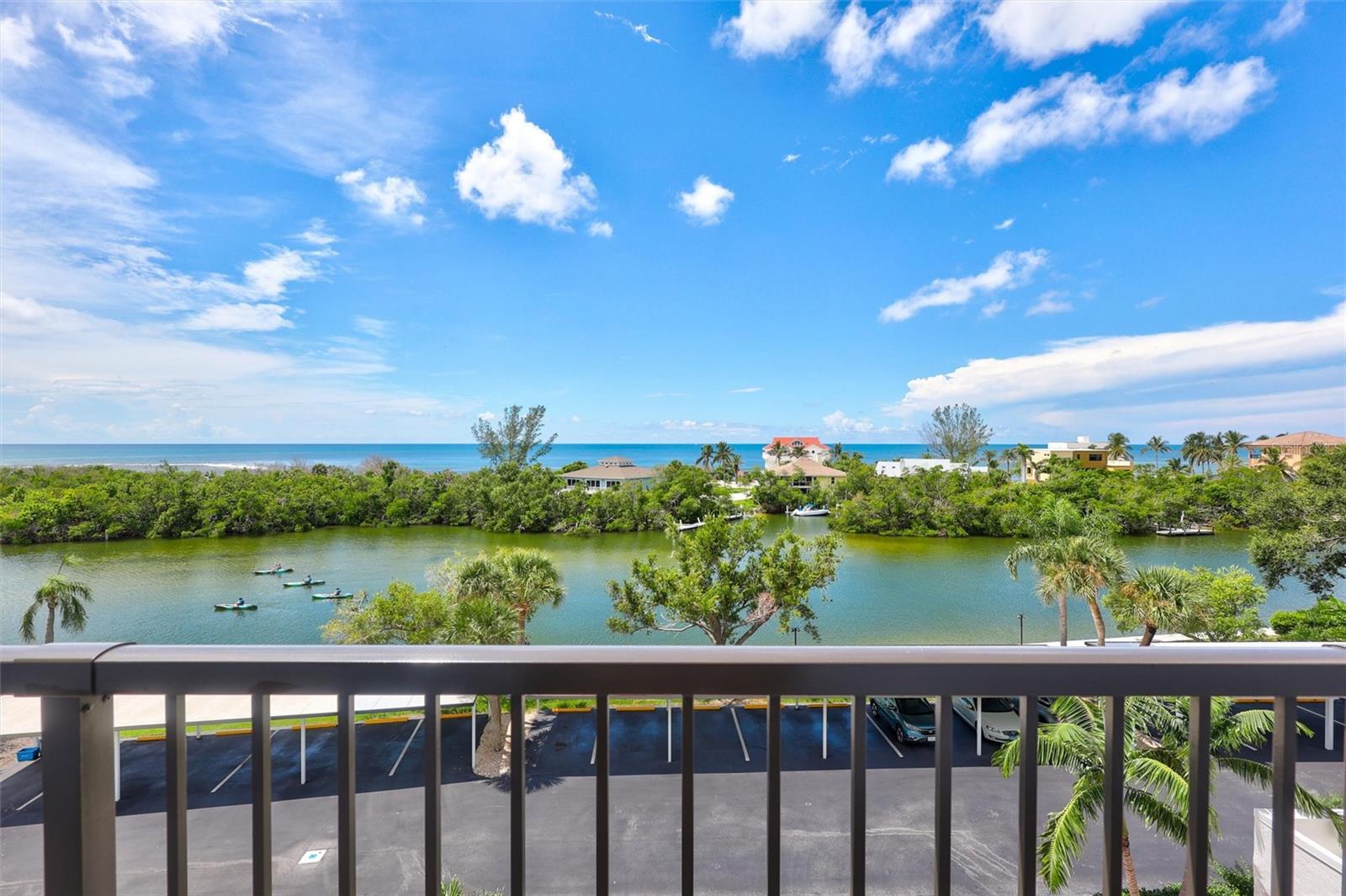 POINTE ON MIDNIGHT PASS - Residential