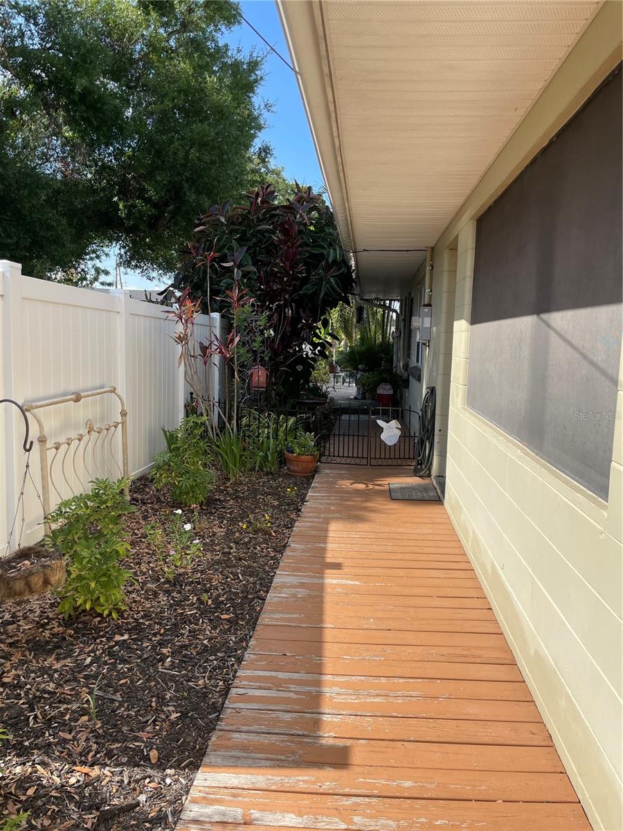 124 PALM PLACE