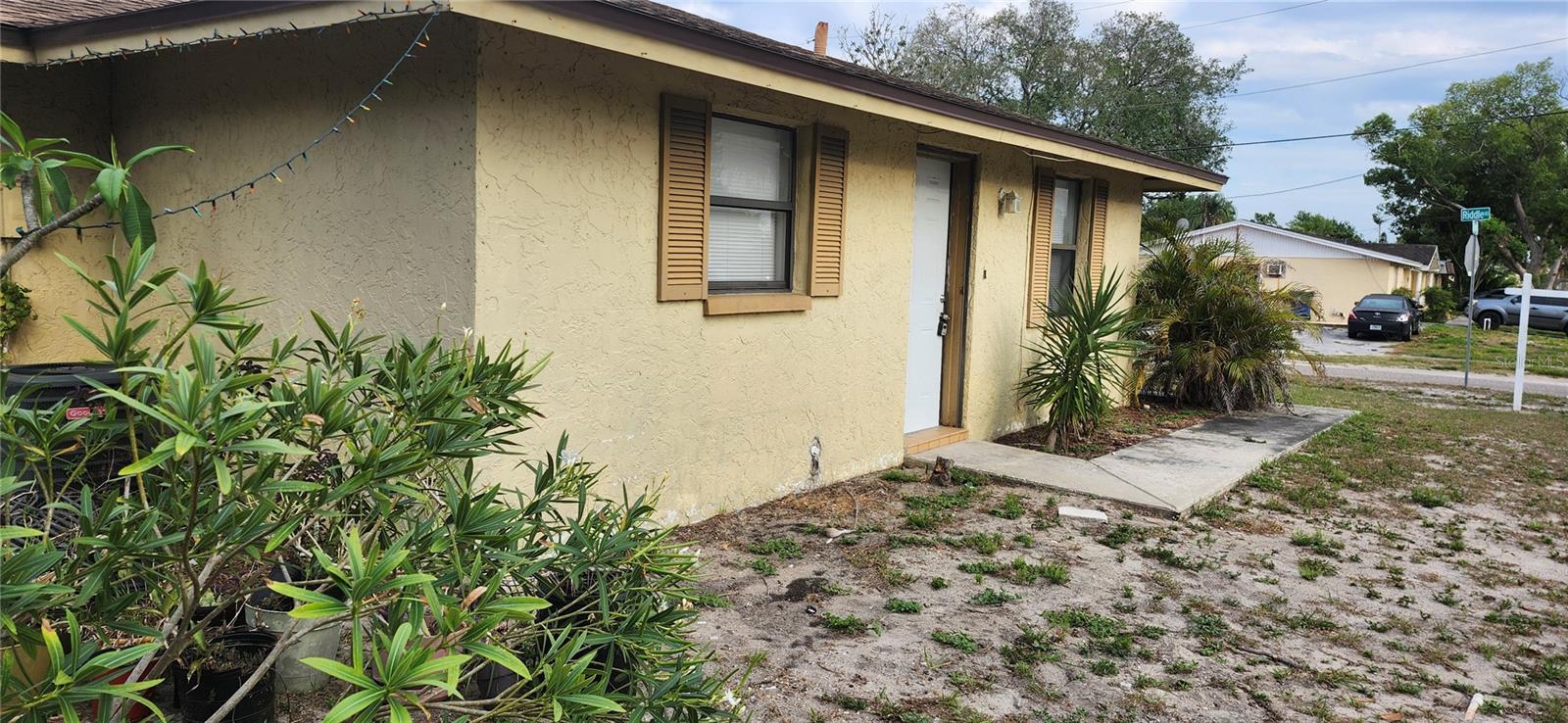 FOREST HILLS - Residential Lease