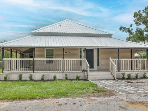 Photo of 3016 N Maryland Avenue, Plant City, FL 33563 (MLS # TB8515610)