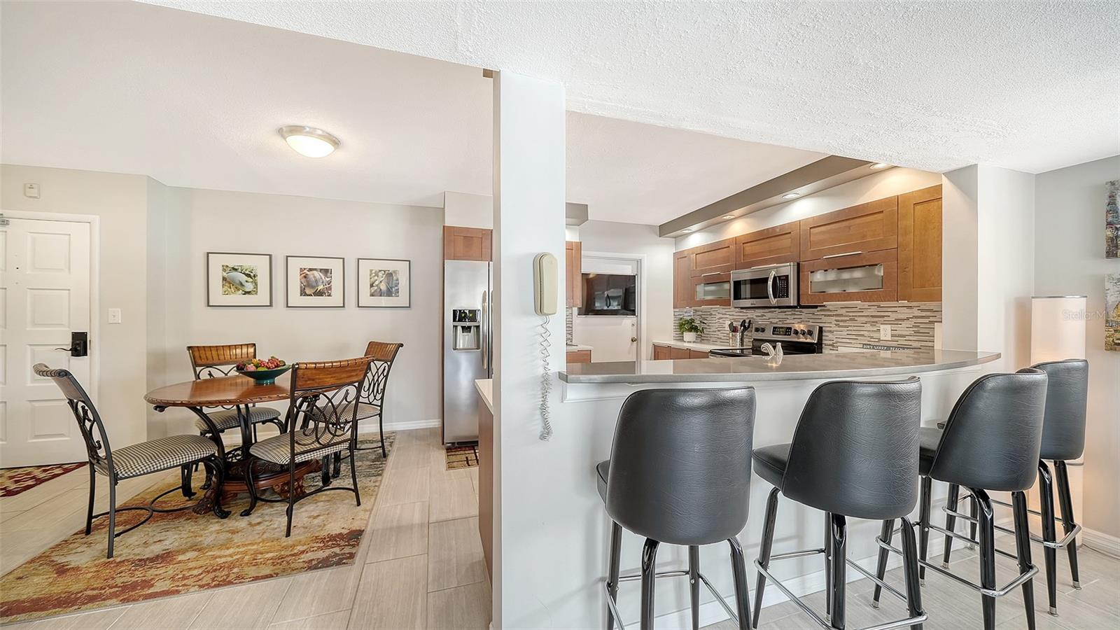 WHISPERING SANDS - Residential