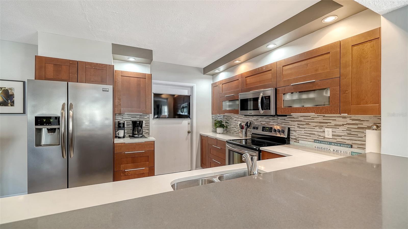 WHISPERING SANDS - Residential