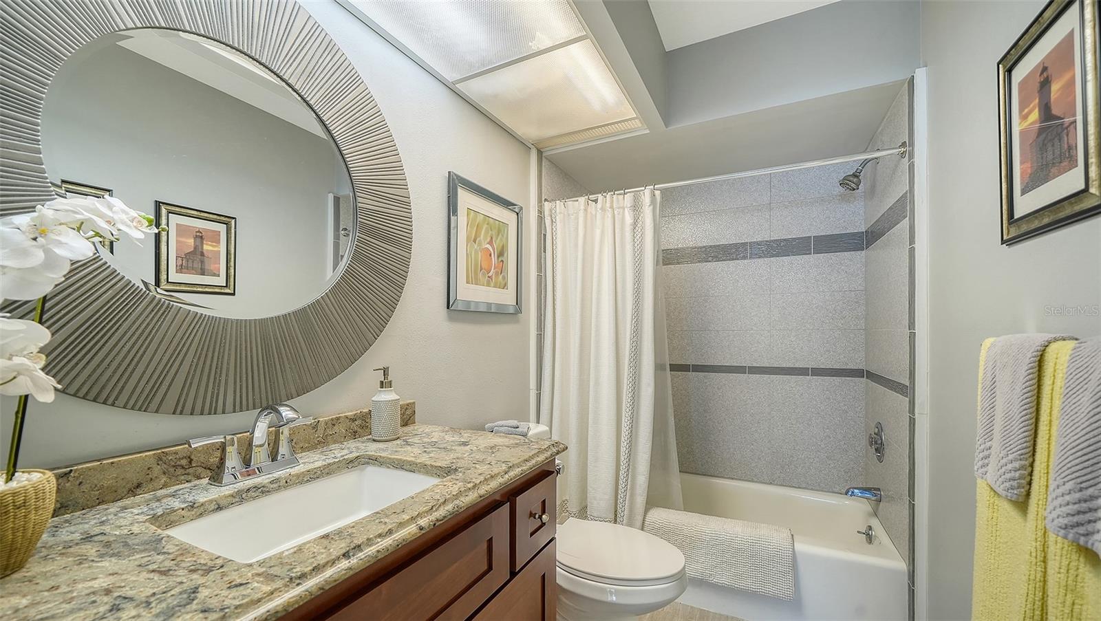 WHISPERING SANDS - Residential