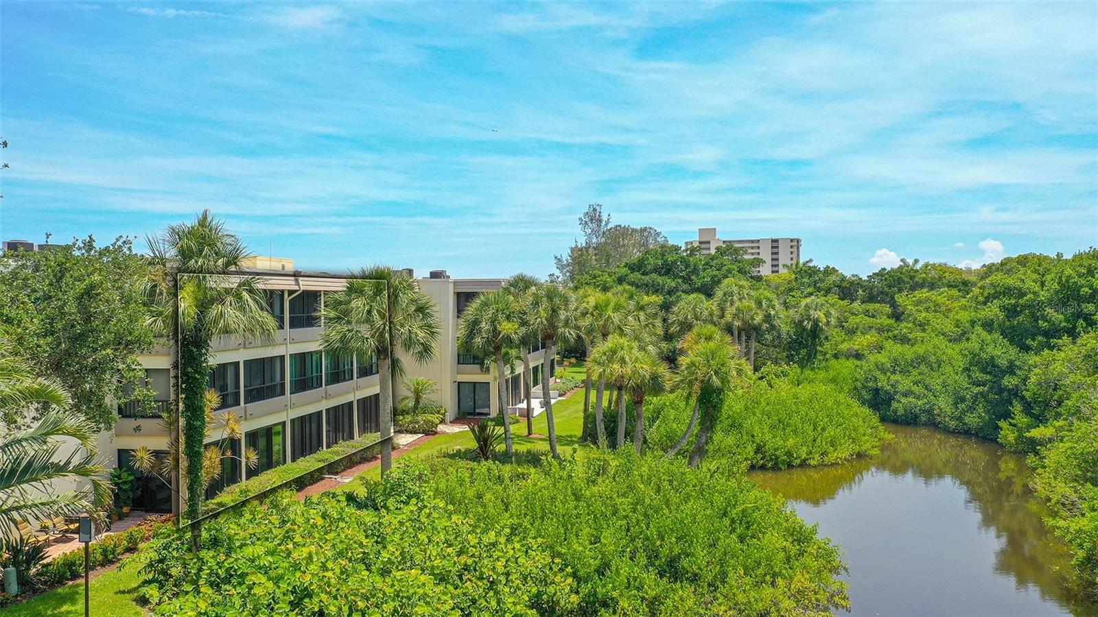 WHISPERING SANDS - Residential