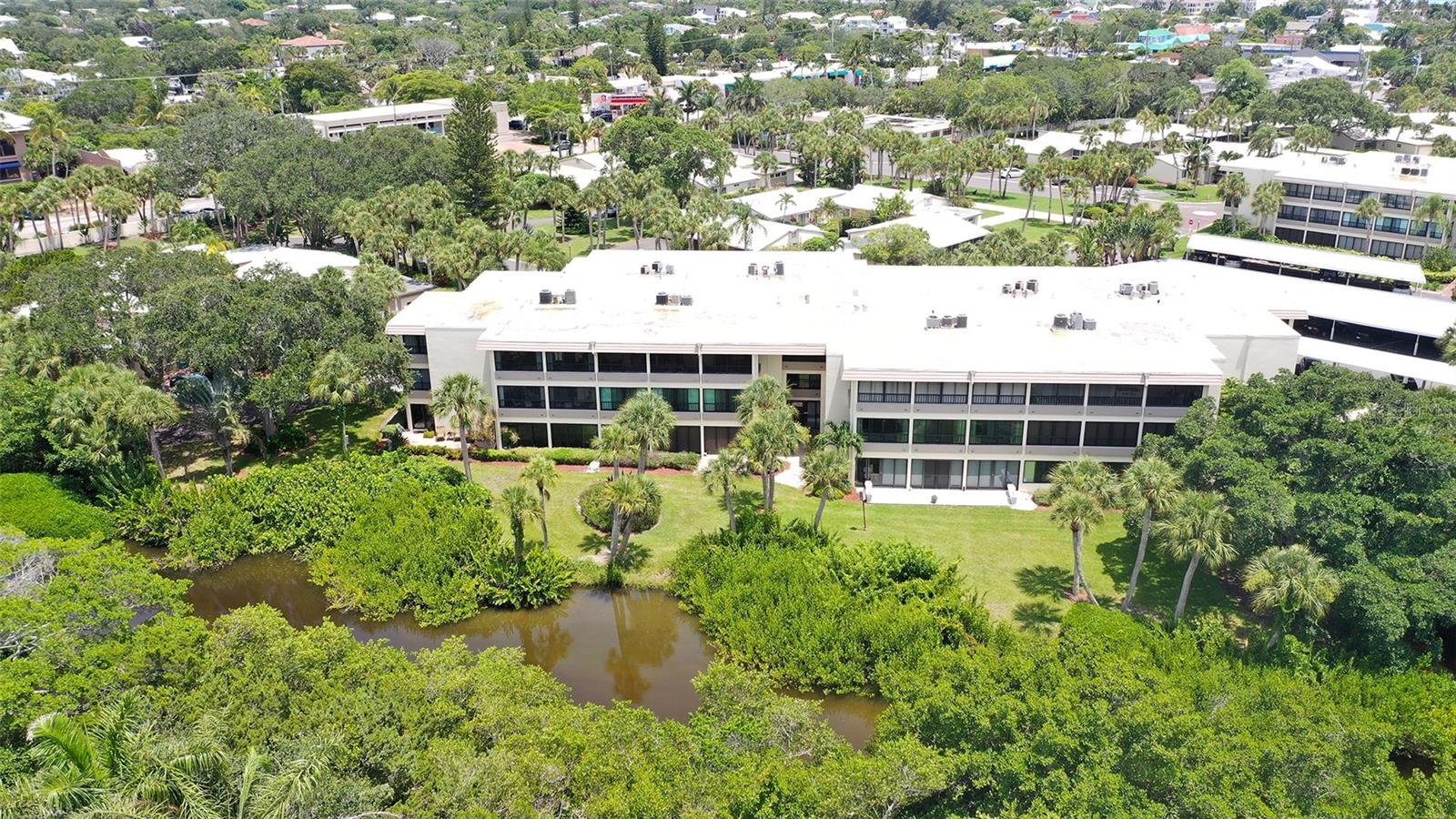 WHISPERING SANDS - Residential