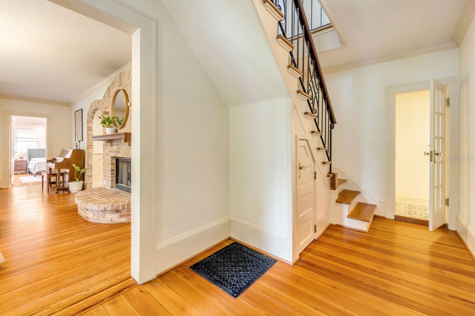 WILSONS BLK 85-86 DELAND - Residential