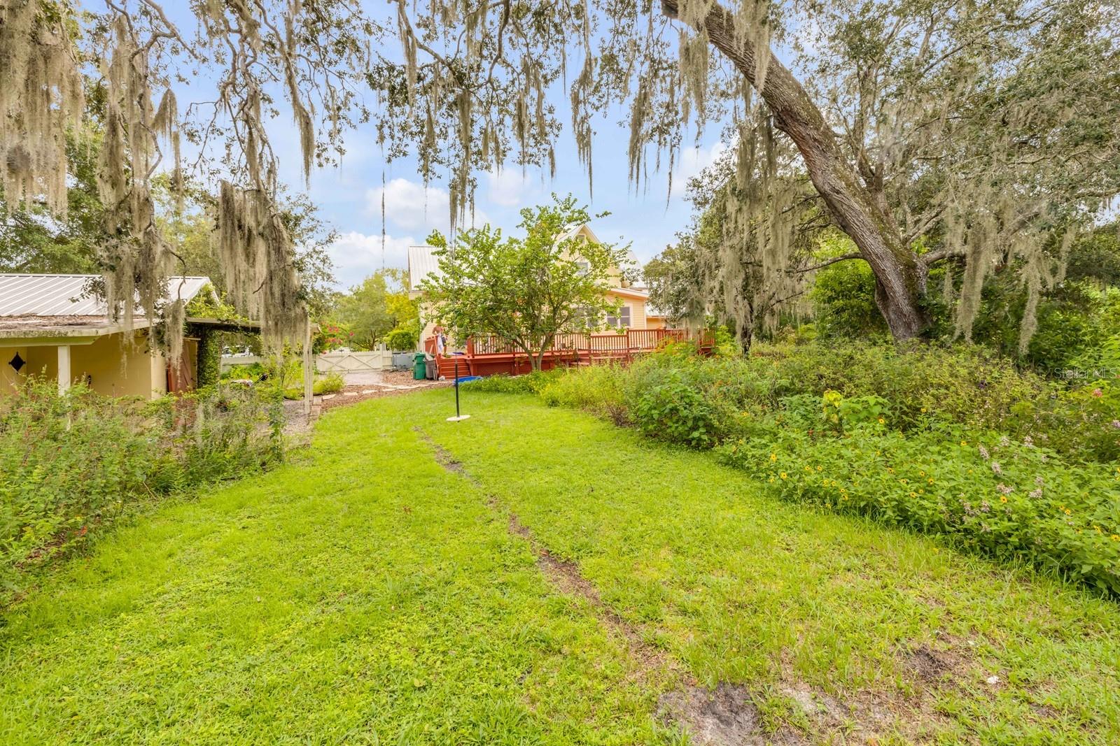 WILSONS BLK 85-86 DELAND - Residential