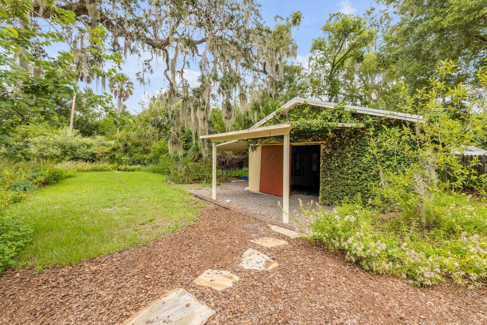 WILSONS BLK 85-86 DELAND - Residential