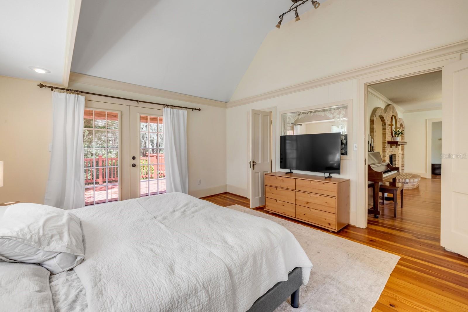 WILSONS BLK 85-86 DELAND - Residential