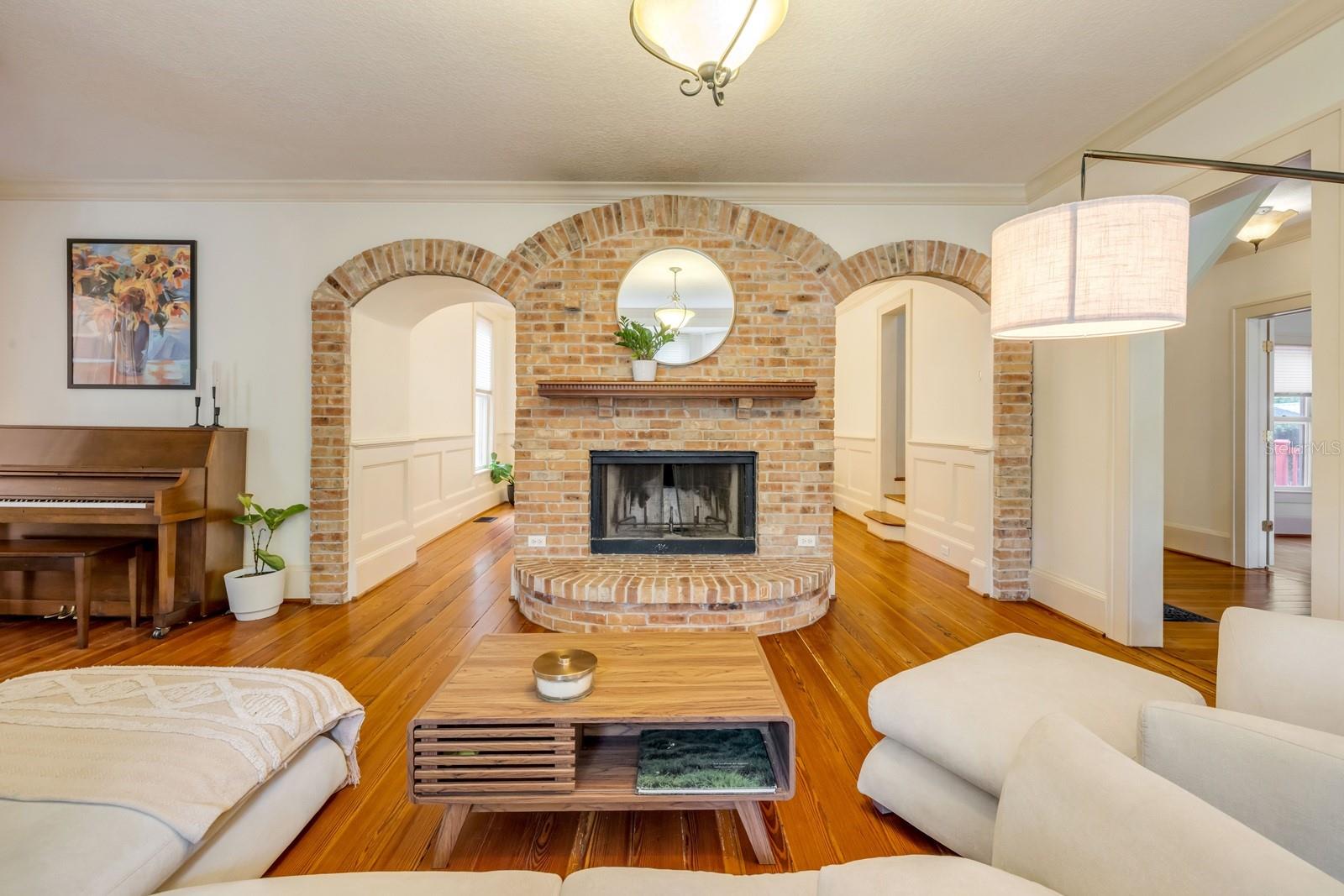 WILSONS BLK 85-86 DELAND - Residential