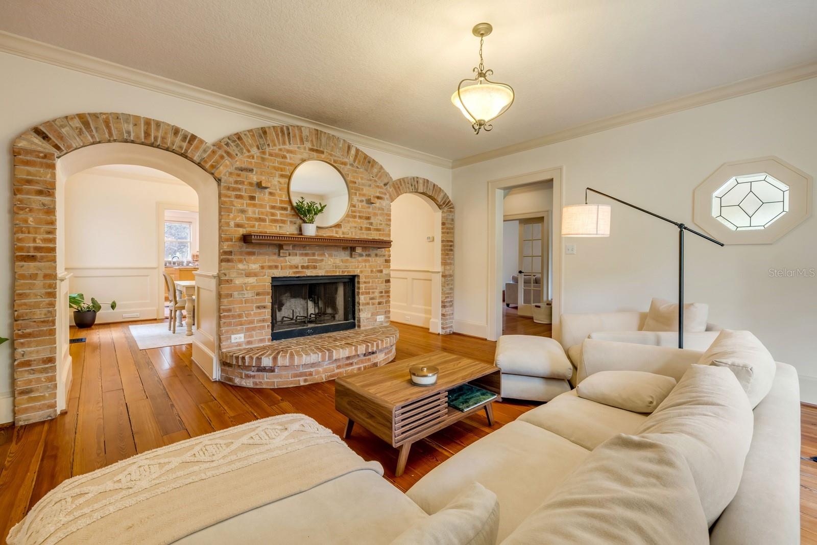WILSONS BLK 85-86 DELAND - Residential