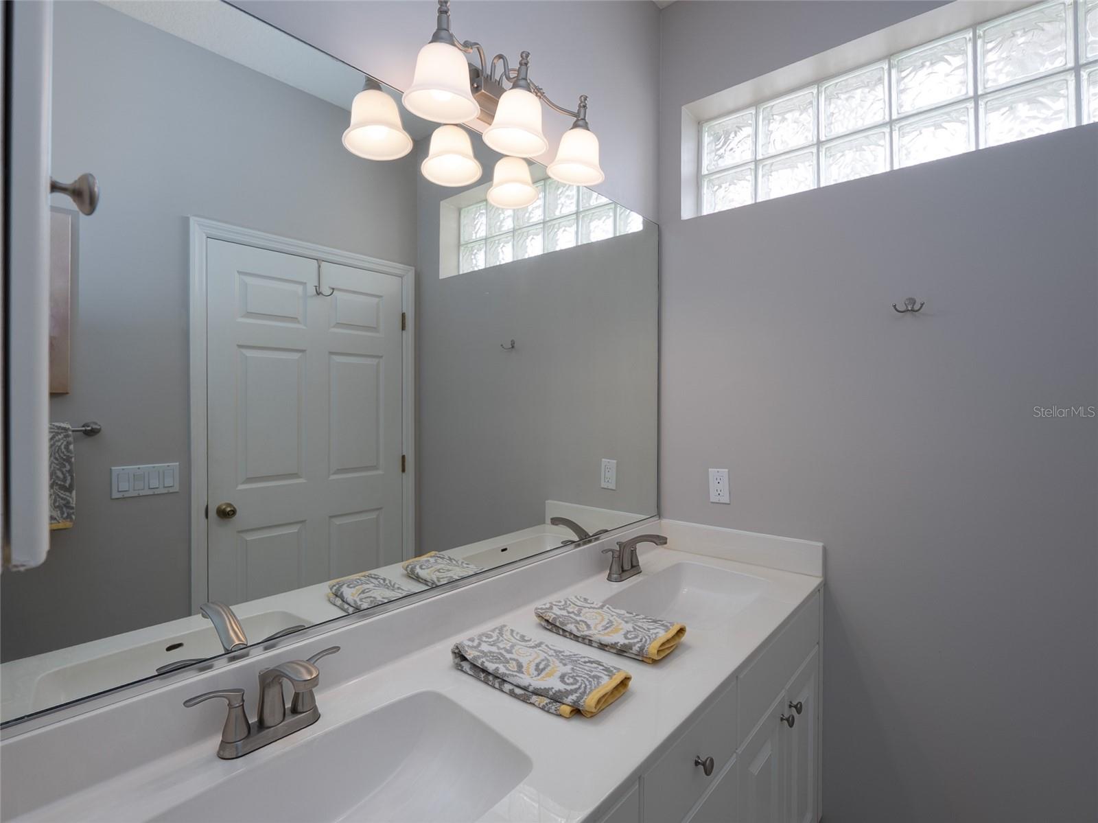 FAIRWAY GLEN ST ANDREWS PARK - Residential