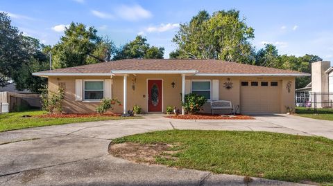 Photo of 2660 W County Road 44, Eustis, FL 32726 (MLS # G5102004) Photo of 2660 W County Road 44, Eustis, FL 32726 (MLS # G5102004)