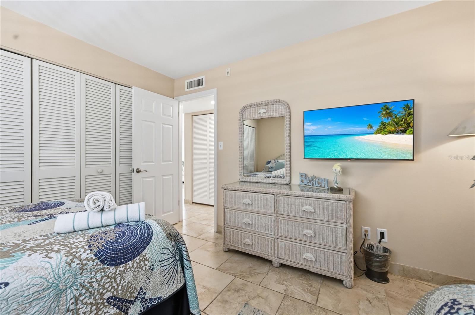 PALM BAY CLUB III - Residential