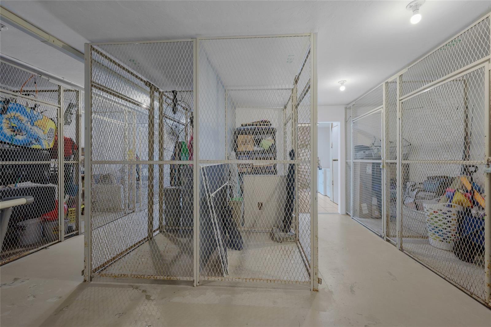 PALM BAY CLUB III - Residential