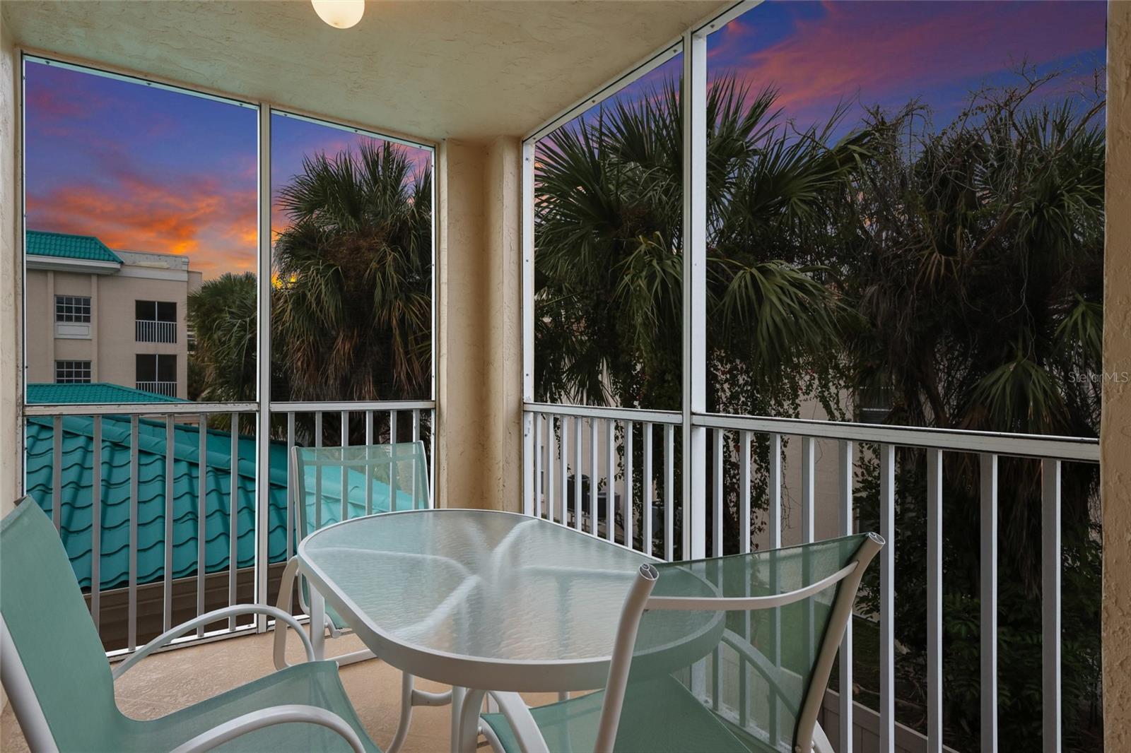 PALM BAY CLUB III - Residential