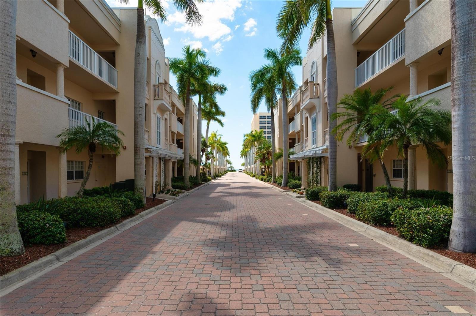 PALM BAY CLUB III - Residential