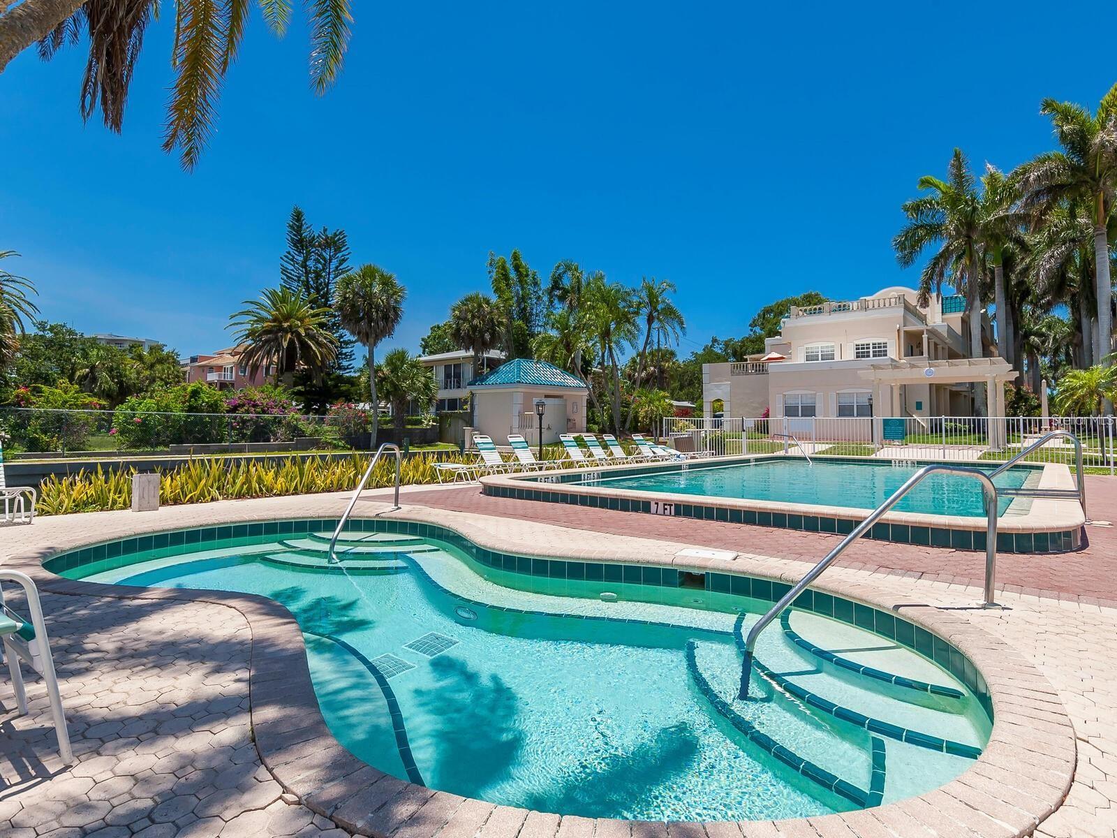 PALM BAY CLUB III - Residential