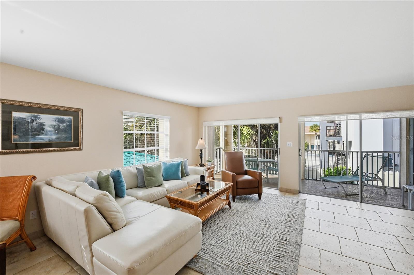 PALM BAY CLUB III - Residential