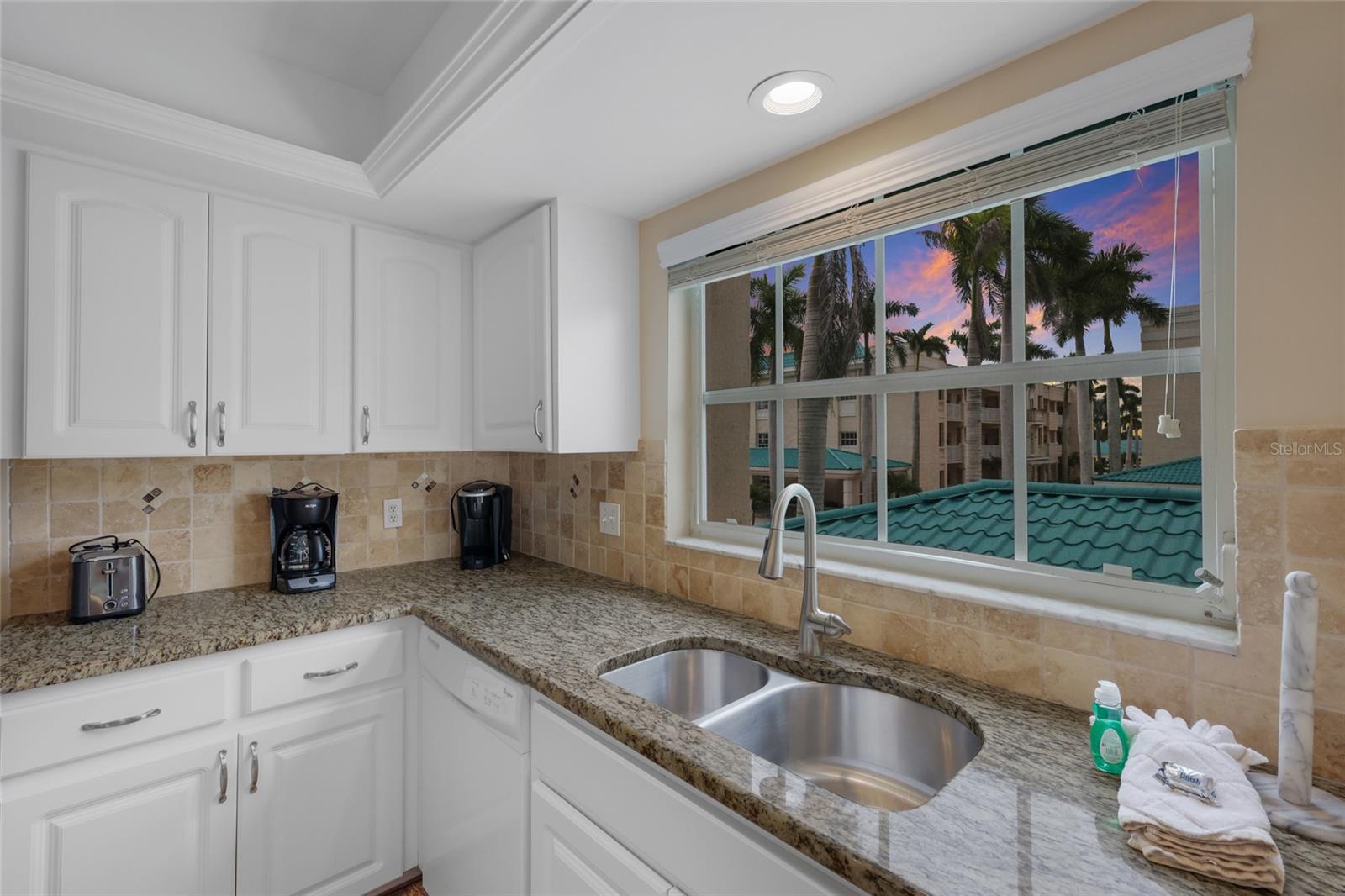 PALM BAY CLUB III - Residential