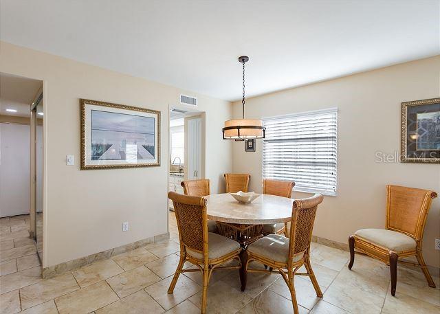 PALM BAY CLUB III - Residential