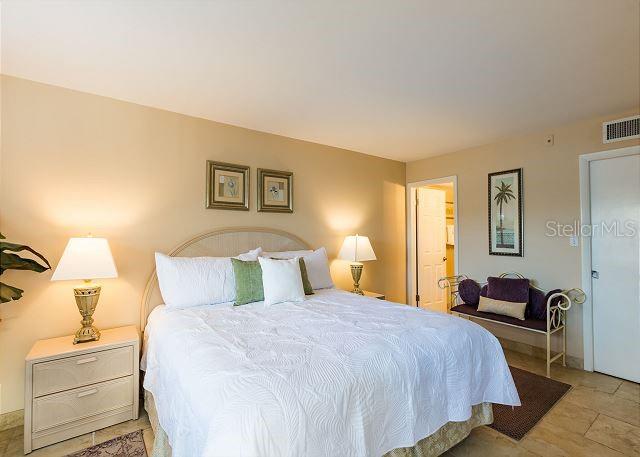 PALM BAY CLUB III - Residential