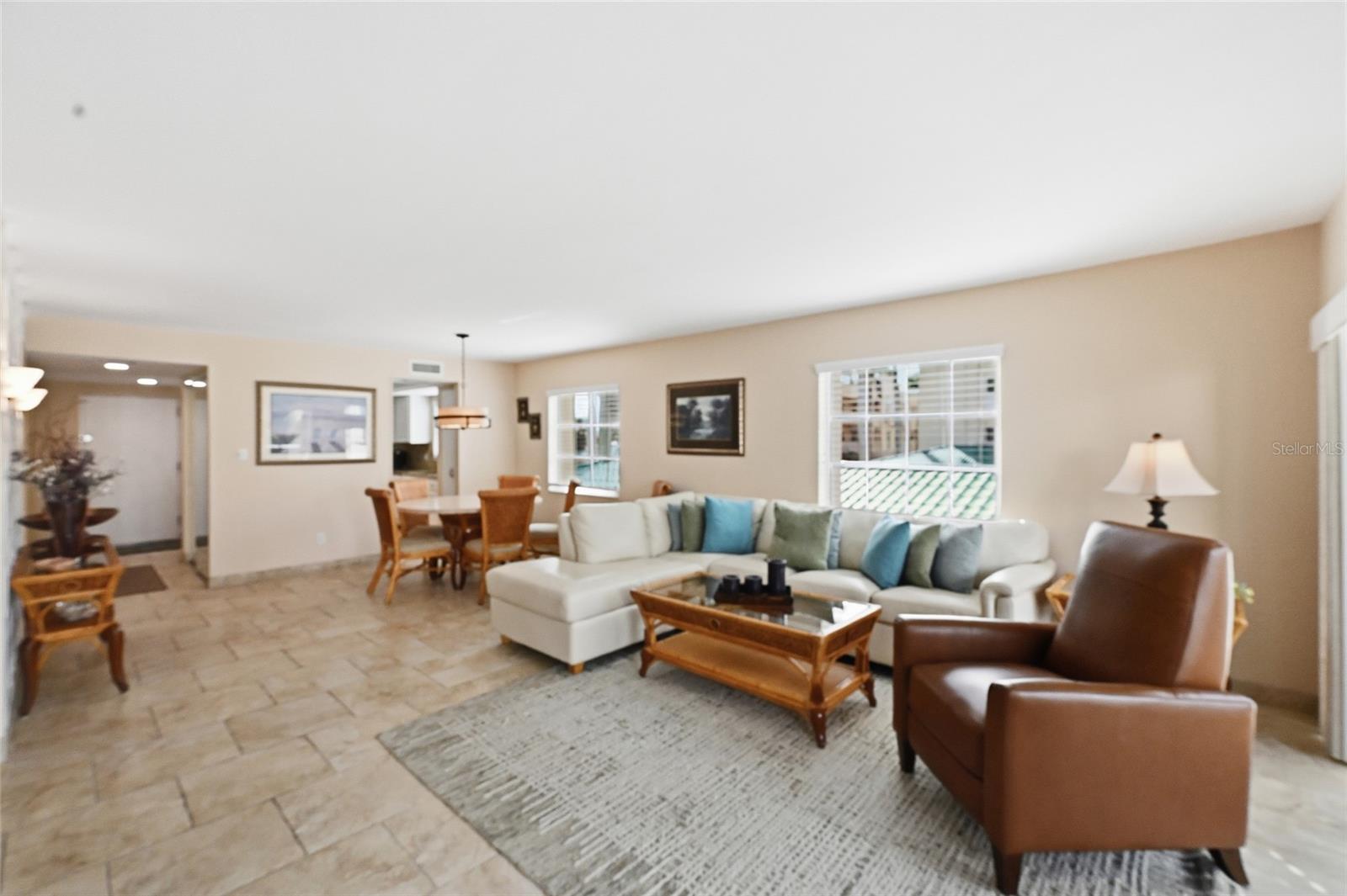 PALM BAY CLUB III - Residential