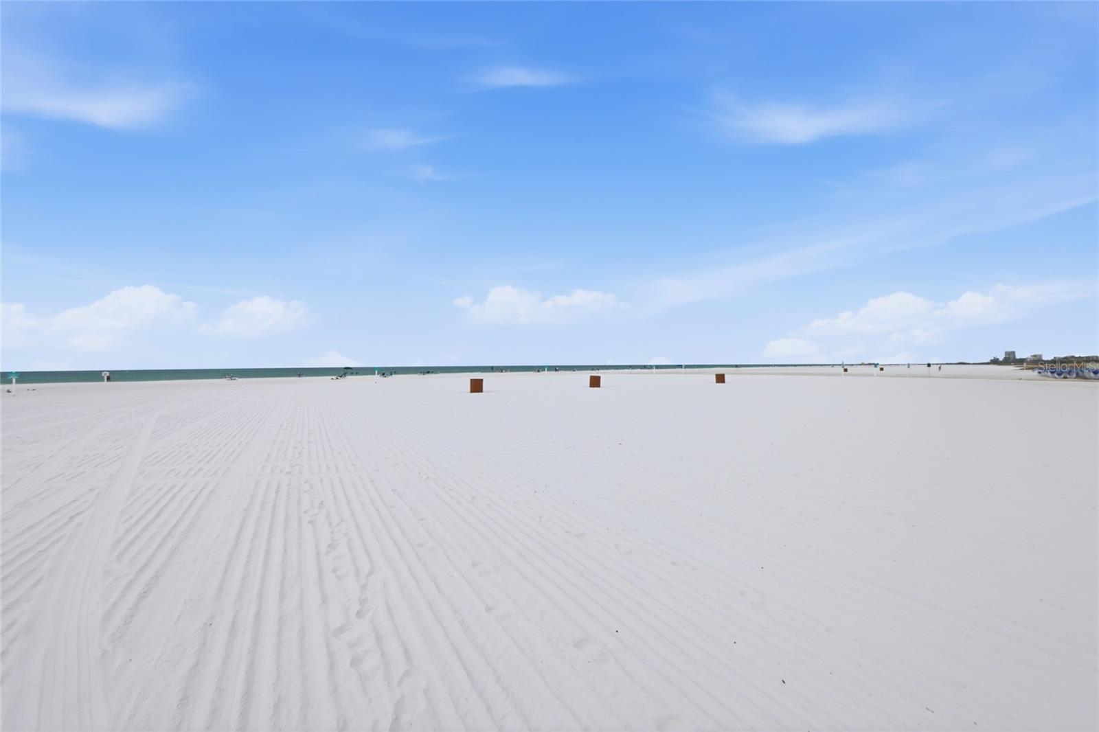 PALM BAY CLUB III - Residential