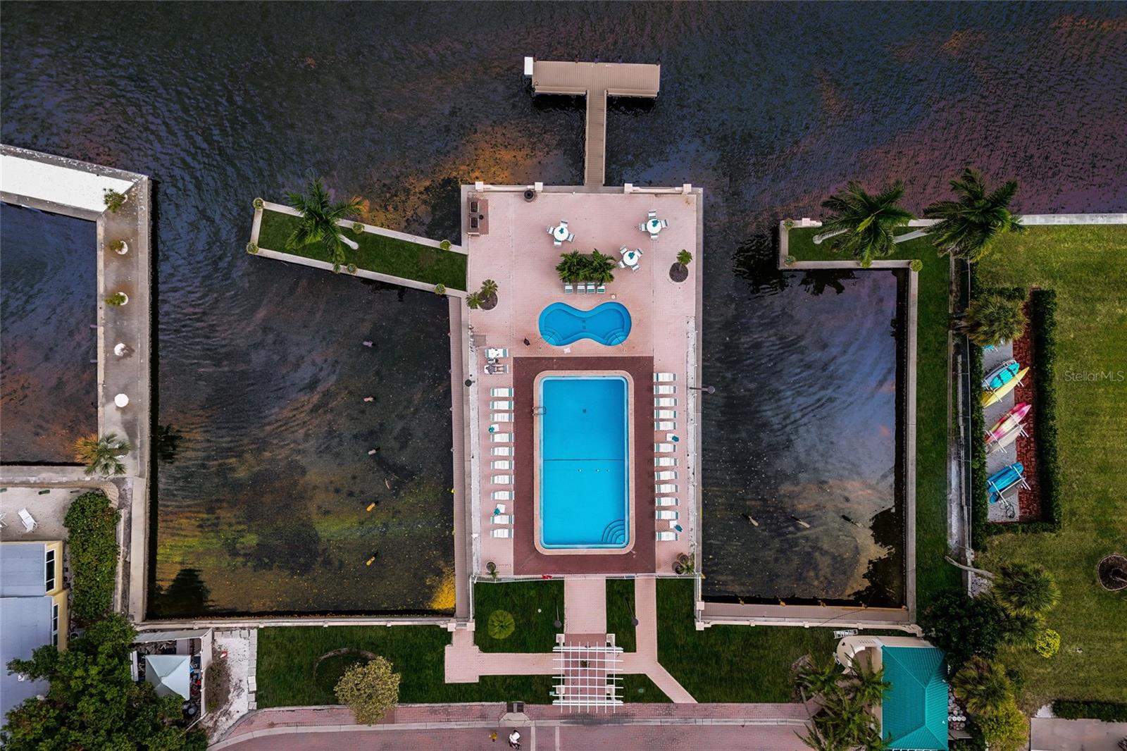 PALM BAY CLUB III - Residential