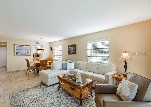 PALM BAY CLUB III - Residential