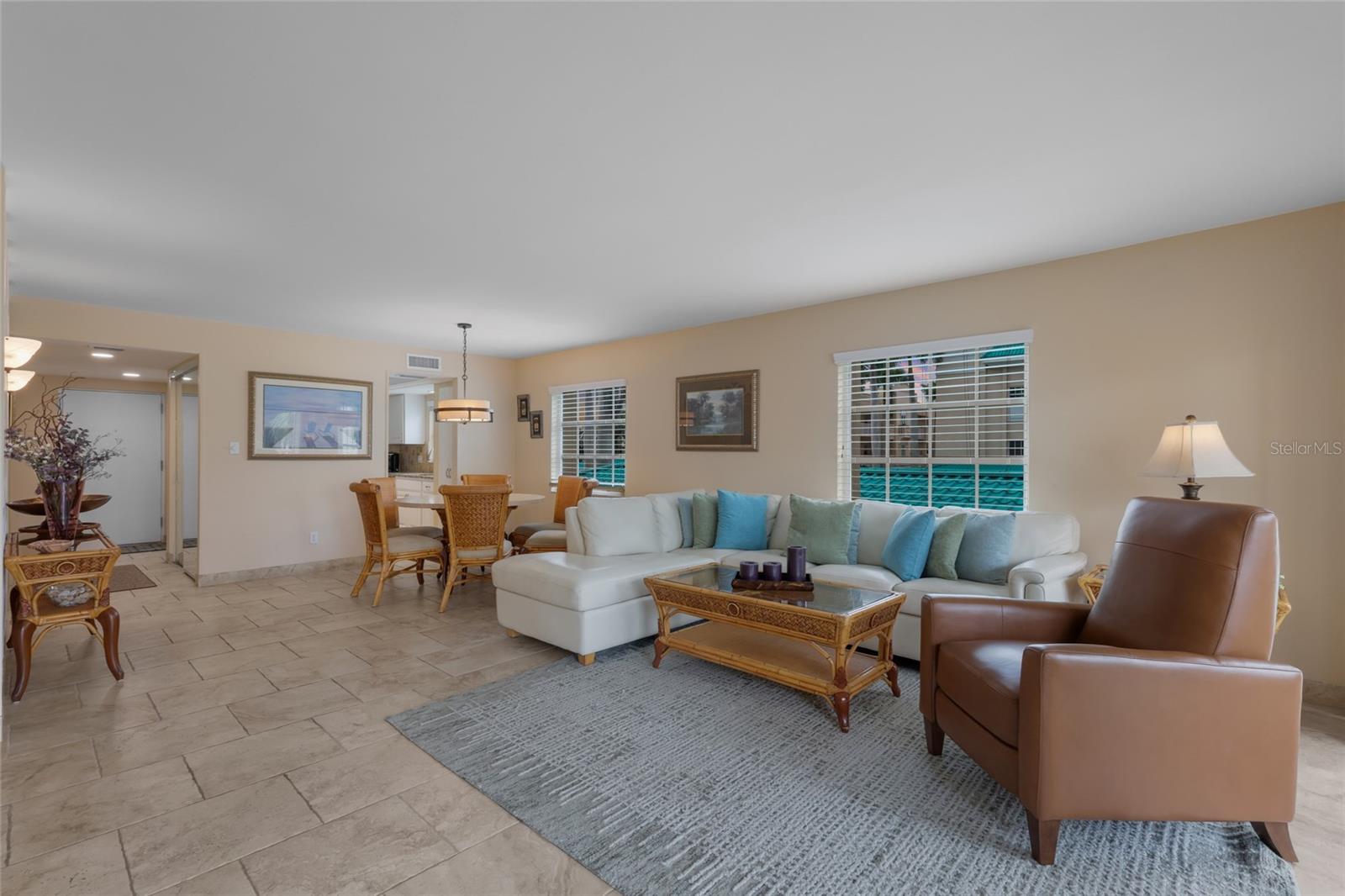 PALM BAY CLUB III - Residential