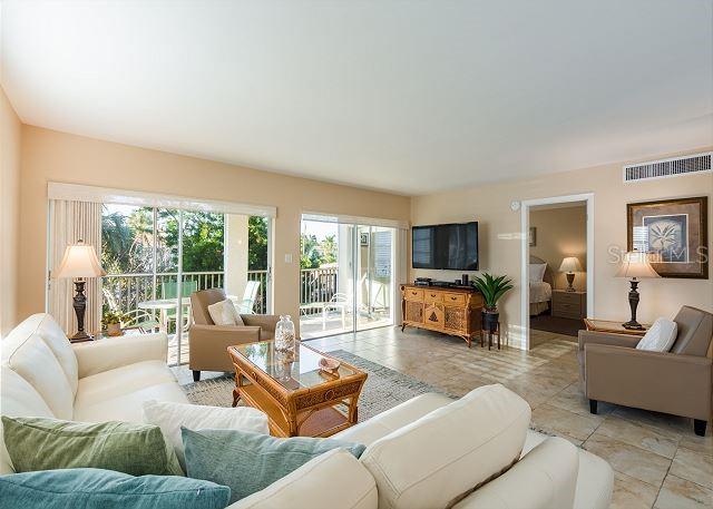 PALM BAY CLUB III - Residential