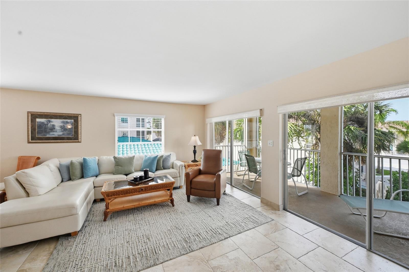 PALM BAY CLUB III - Residential