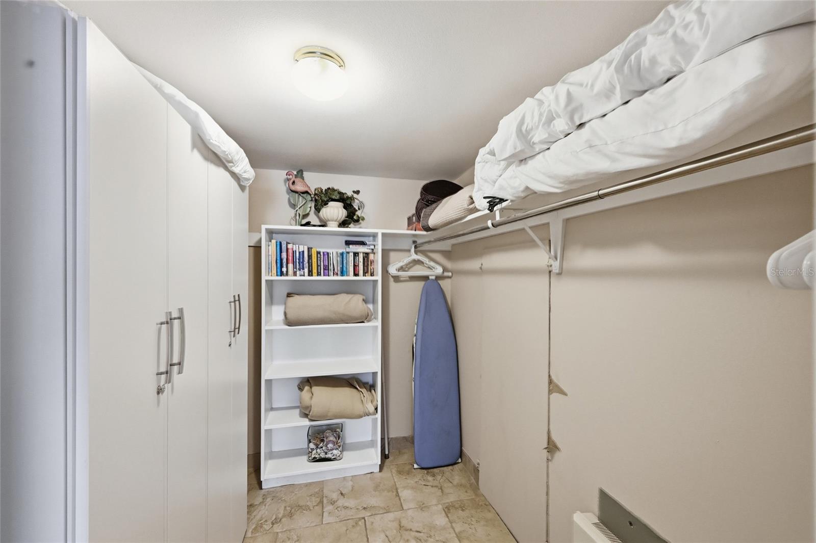 PALM BAY CLUB III - Residential