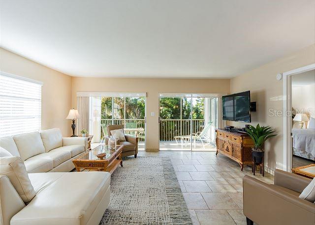 PALM BAY CLUB III - Residential