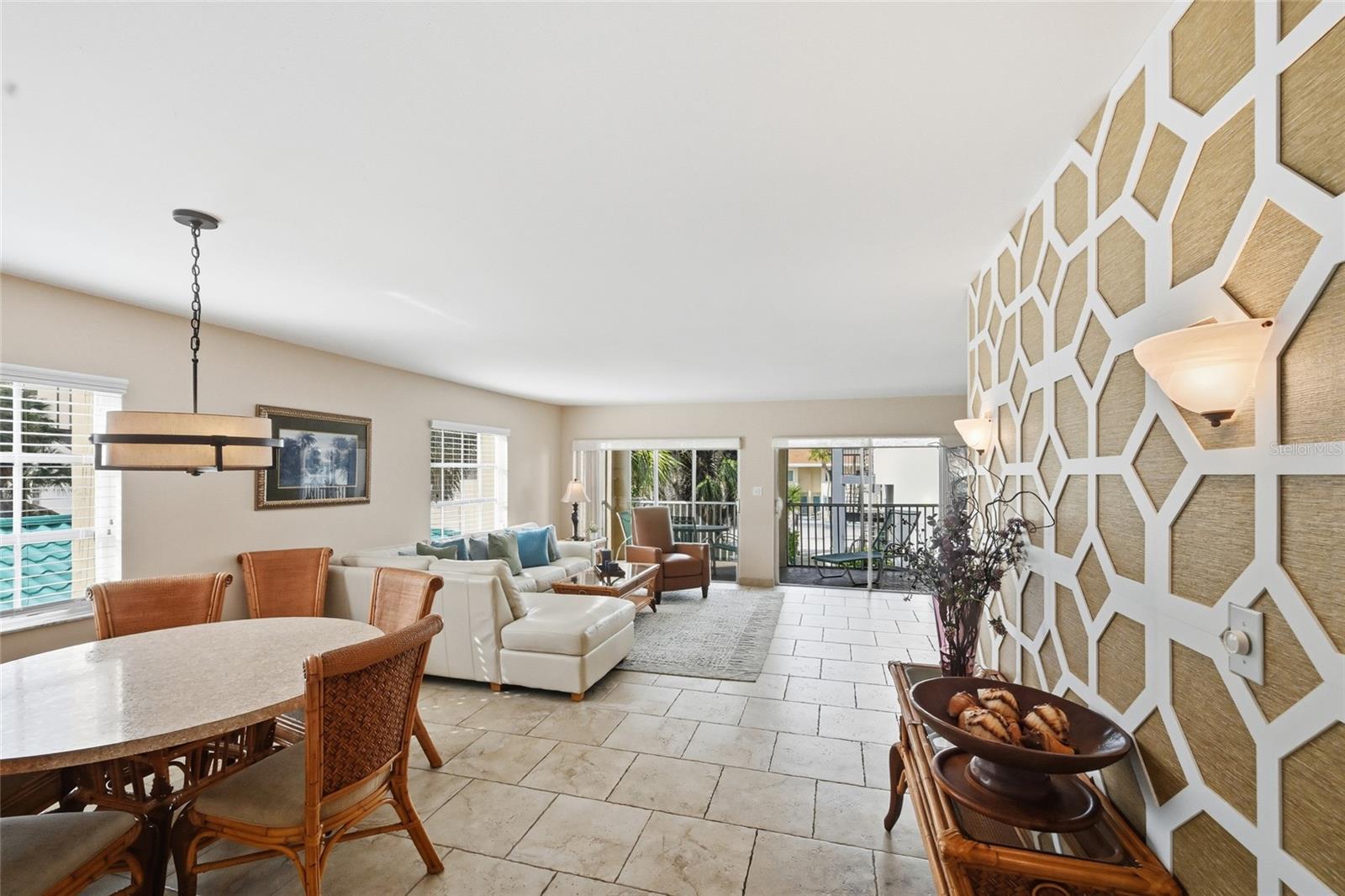 PALM BAY CLUB III - Residential