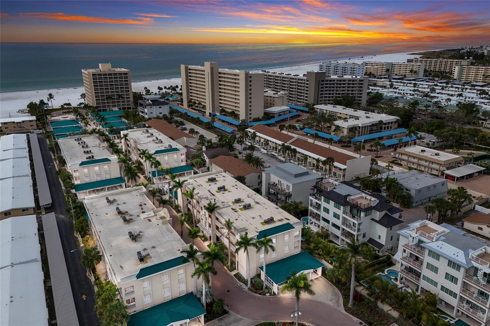 PALM BAY CLUB III - Residential