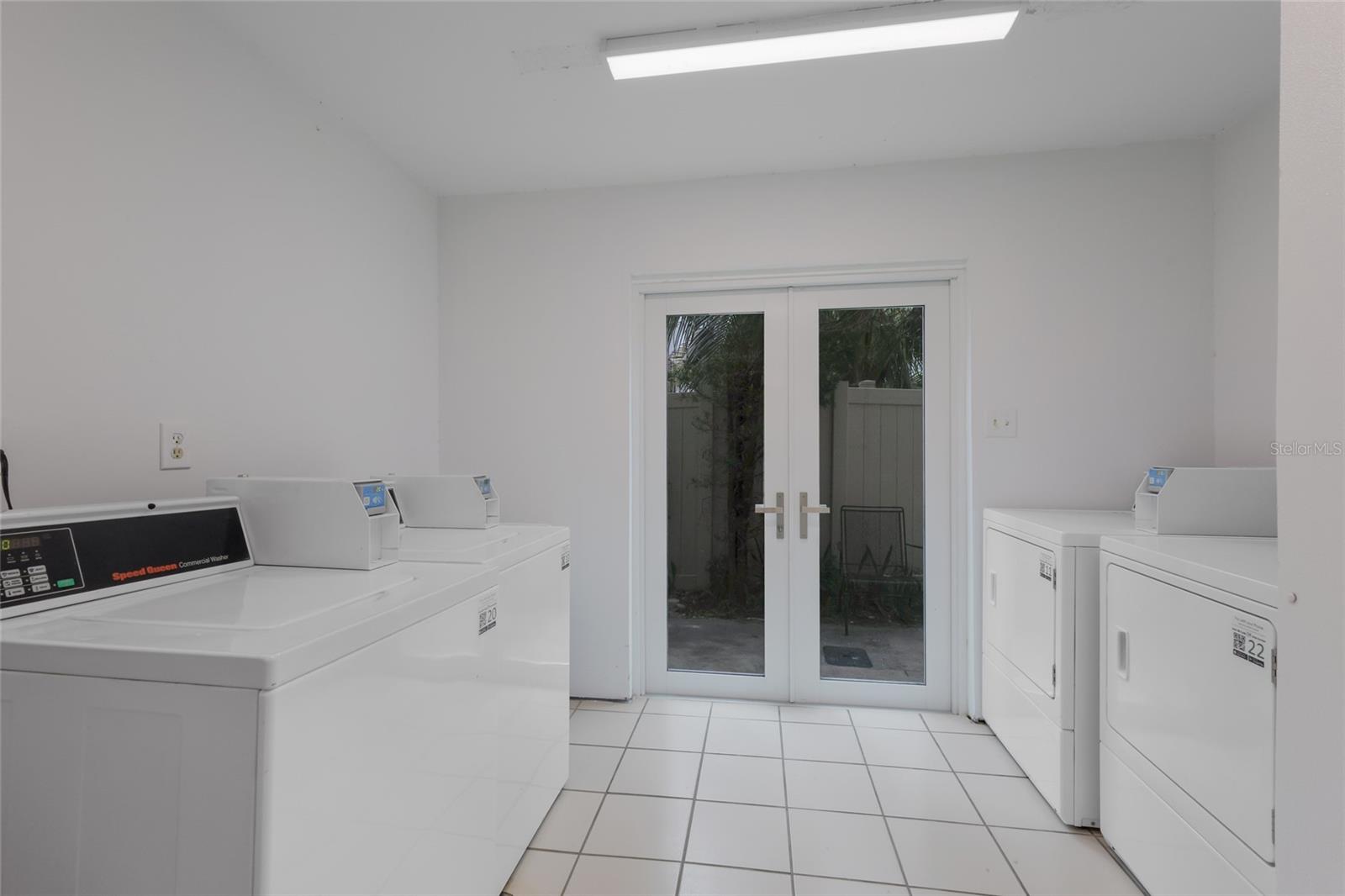 PALM BAY CLUB III - Residential