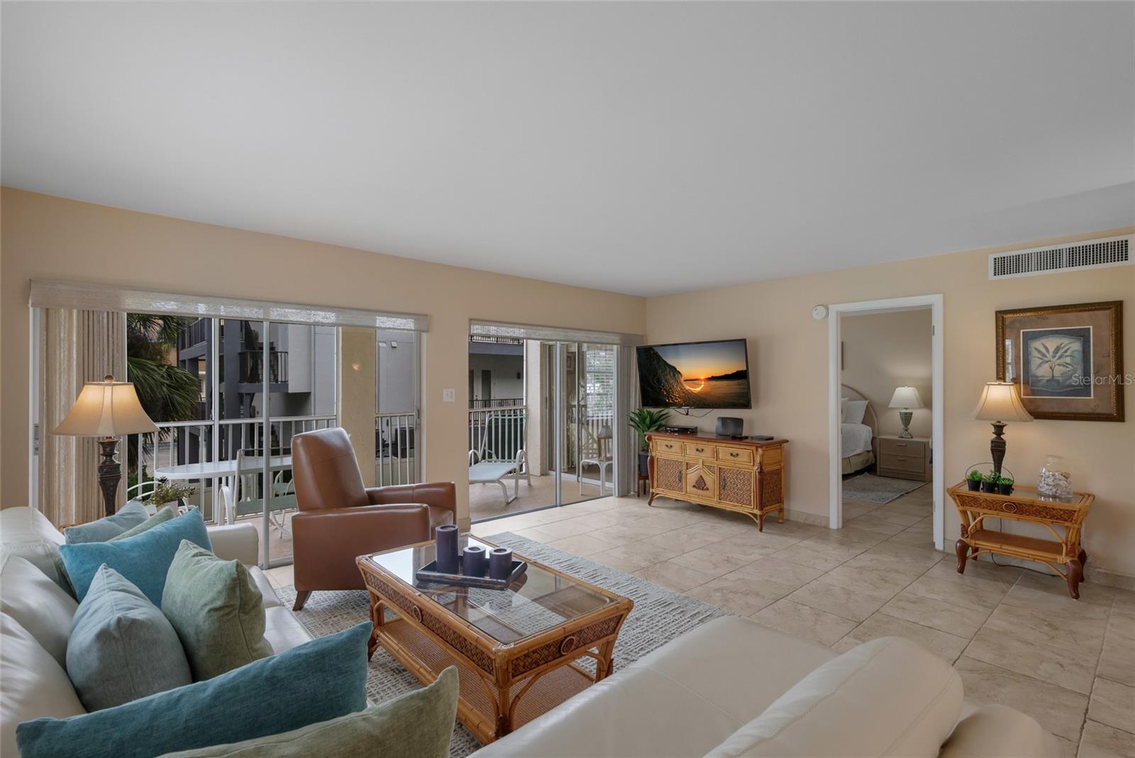 PALM BAY CLUB III - Residential