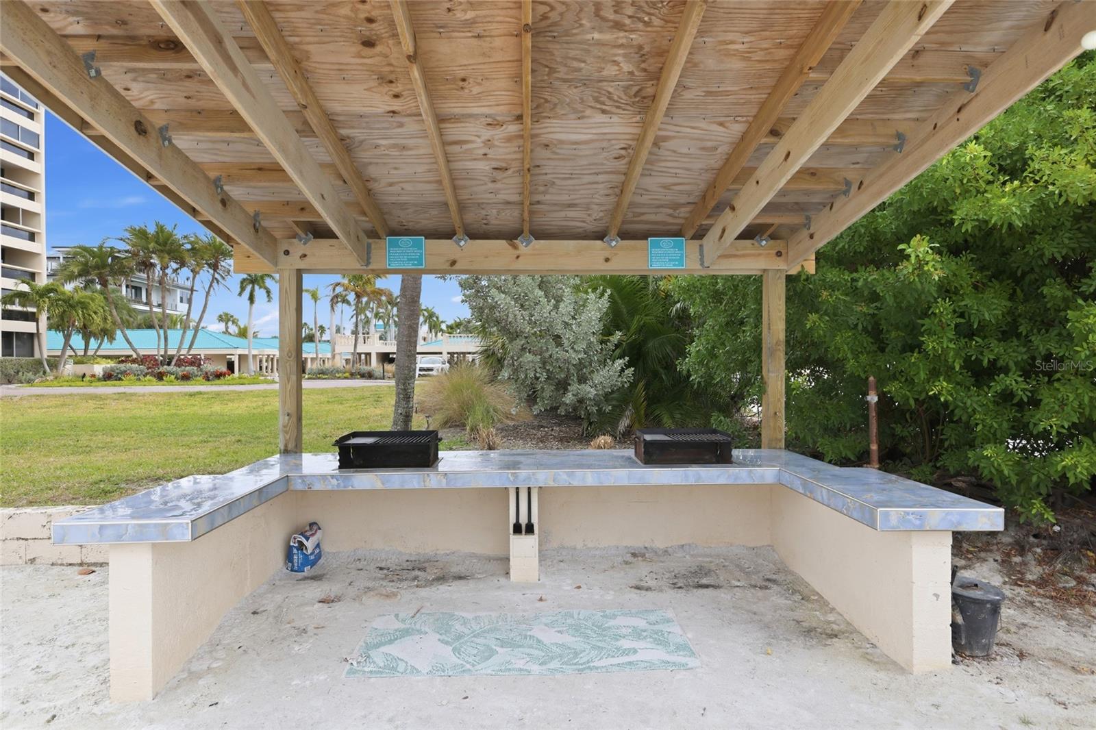 PALM BAY CLUB III - Residential