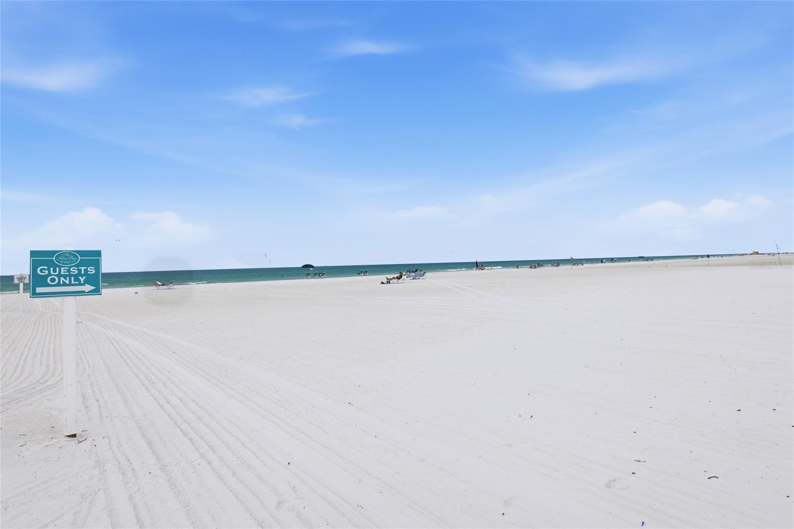 PALM BAY CLUB III - Residential