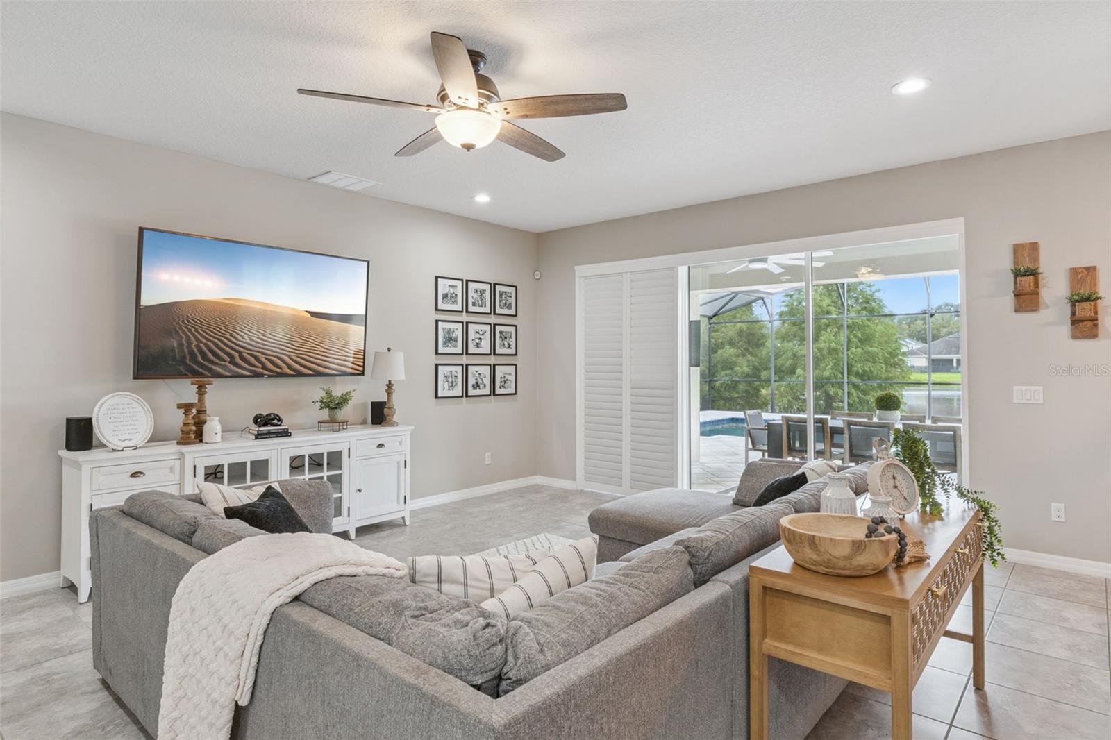 RETREAT AT LAKE CHARM - Residential