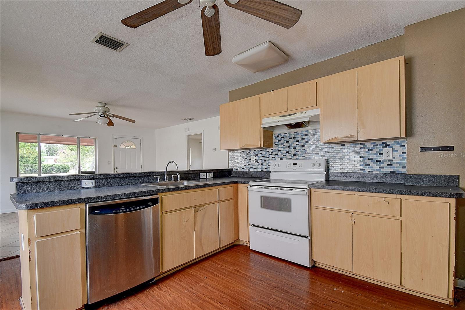 KENILWORTH - Residential Income