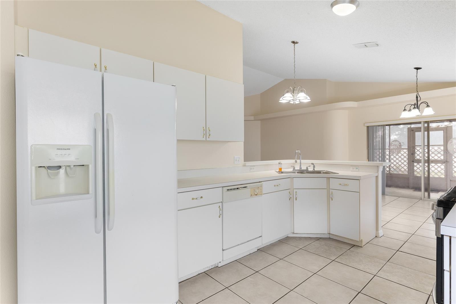 ROYAL RIDGE PH 03 - Residential