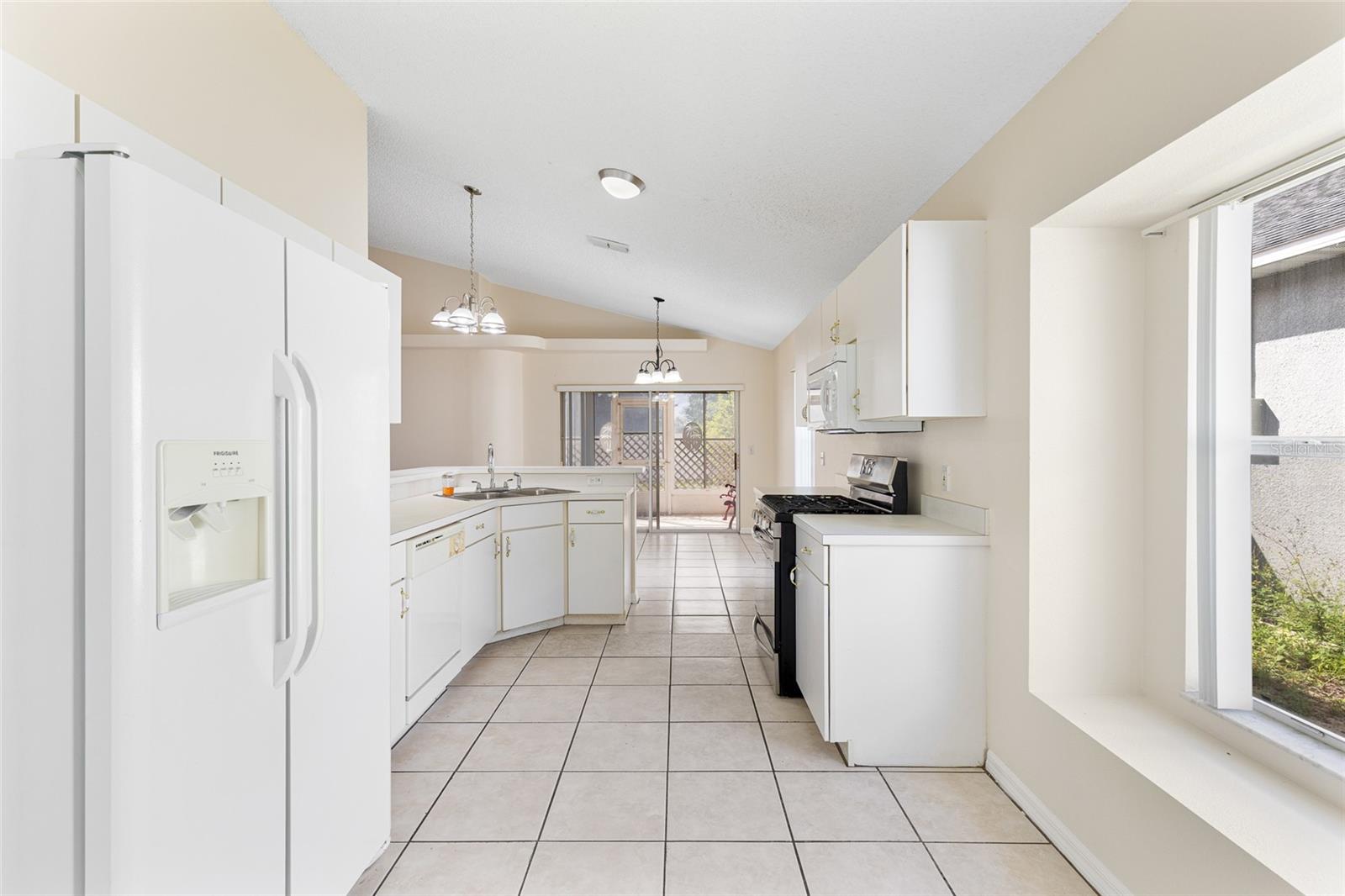 ROYAL RIDGE PH 03 - Residential