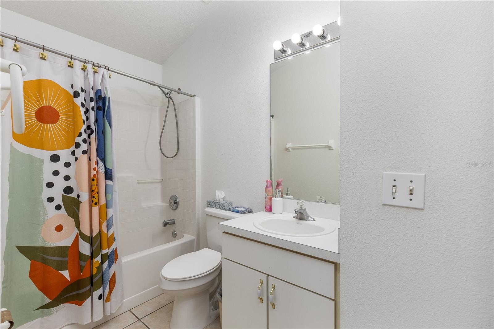 ROYAL RIDGE PH 03 - Residential